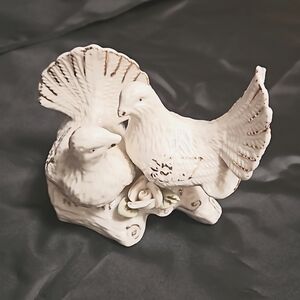 Vintage - Two Ceramic Doves OffWhite on nest -  sm. flower w/ gold gild  accents